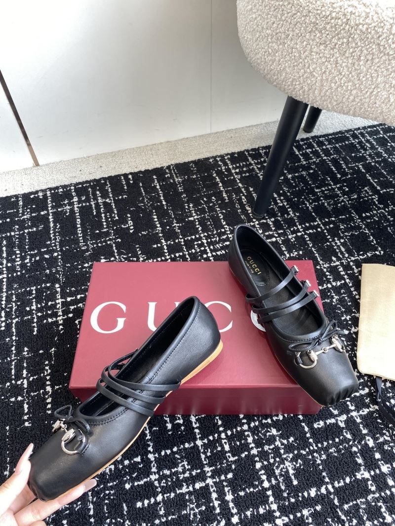 Gucci Flat Shoes